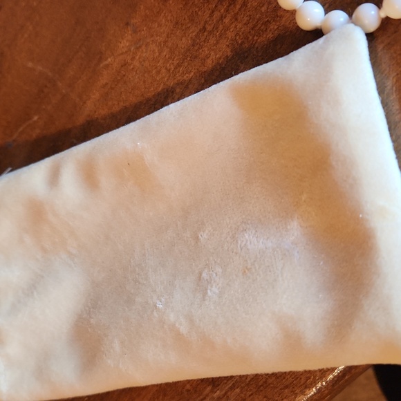 Mala White Jasper Necklace with Tassel And Dust Bag - Picture 6 of 9